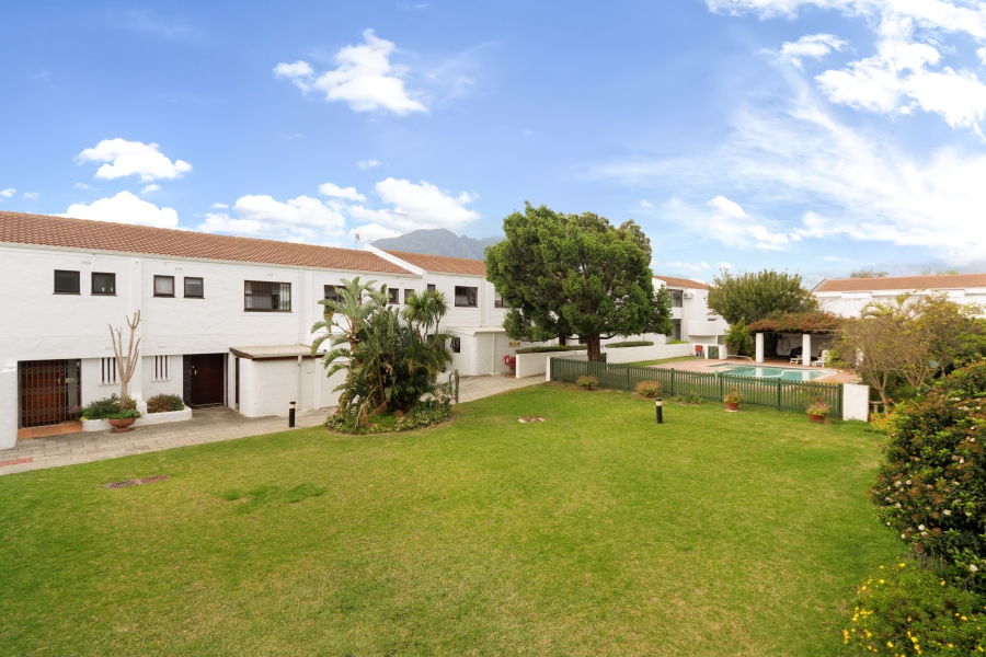 2 Bedroom Property for Sale in Somerset West Western Cape